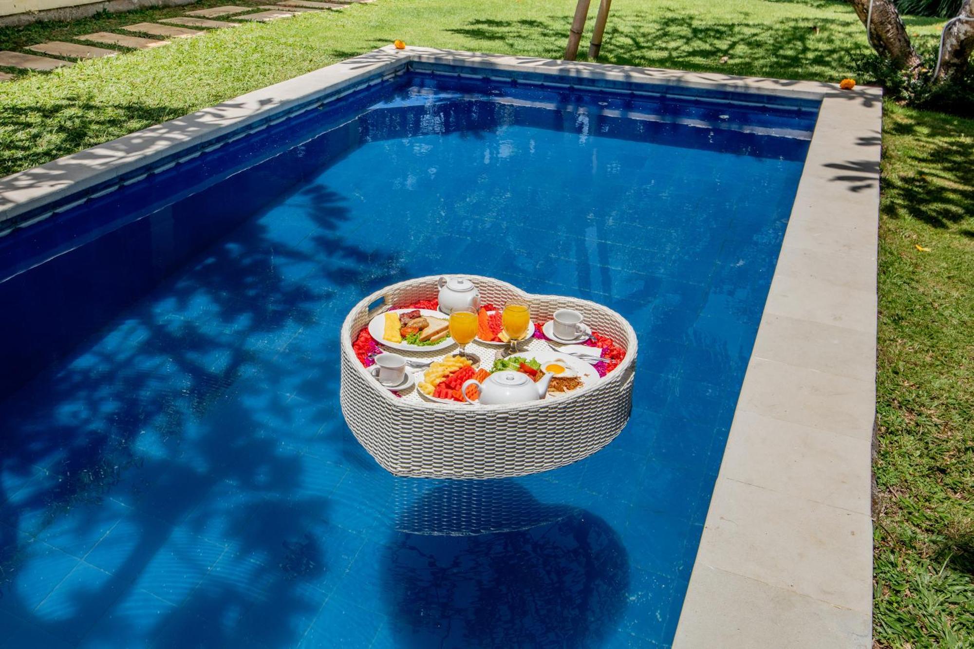 Villa Lodek Deluxe Seminyak Eksteriør billede
