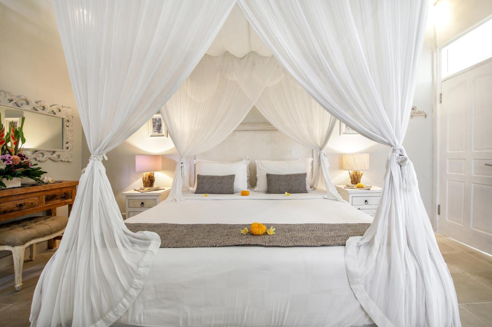 Villa Lodek Deluxe Seminyak Eksteriør billede