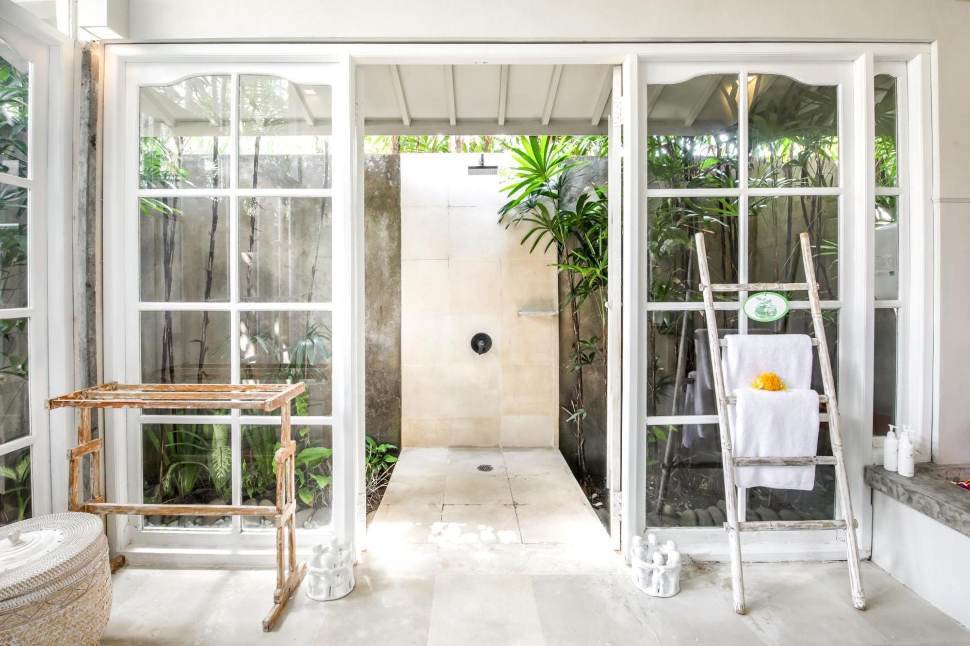 Villa Lodek Deluxe Seminyak Eksteriør billede
