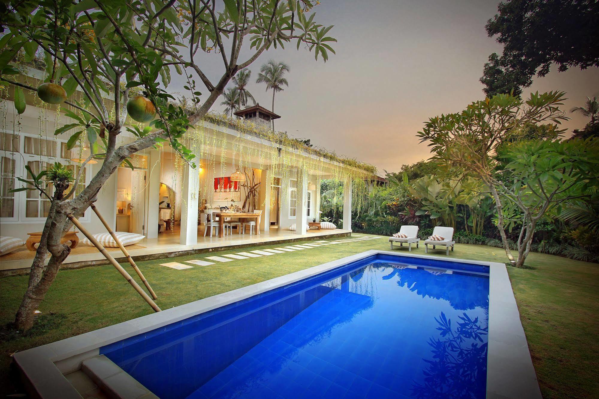 Villa Lodek Deluxe Seminyak Eksteriør billede